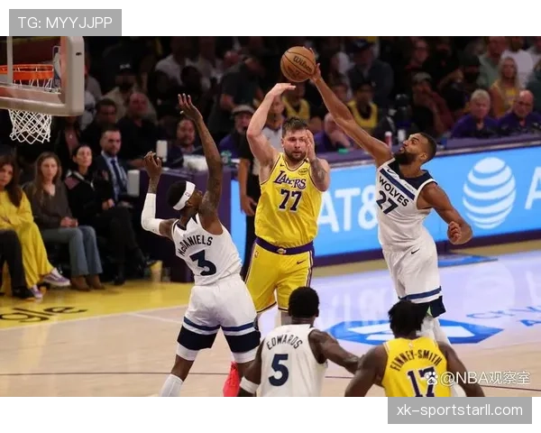 内线悍将弗拉德·迪瓦茨篮下挡拆拉开防线效率明显提升